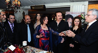 HAYATA BİR ÖĞRETMEN OLARAK BAŞLAYAN HÜLYA ŞENKUL  ÖĞRETMENLER GÜNÜNDE ARAMIZDAN AYRILDI.