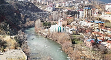 Tunceli’de 2021 yılında 6 bin 517 kişi göç etti.