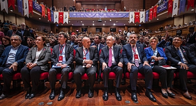 CHP Lideri Kılıçdaroğlu İzmir'de Roman Yurttaşların Sorunlarını Dinledi