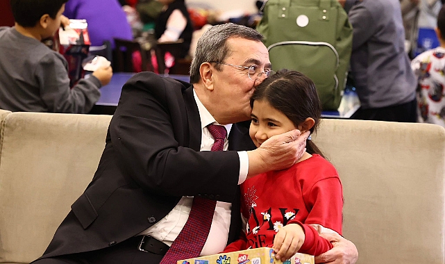 BATUR’DAN DEPREM MAĞDURU VATANDAŞLARA: SİZİN İÇİN BURADAYIZ