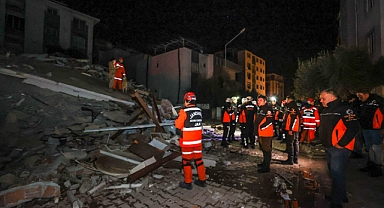 BUCA'NIN KURTARMA EKİBİ AFET BÖLGESİNDE