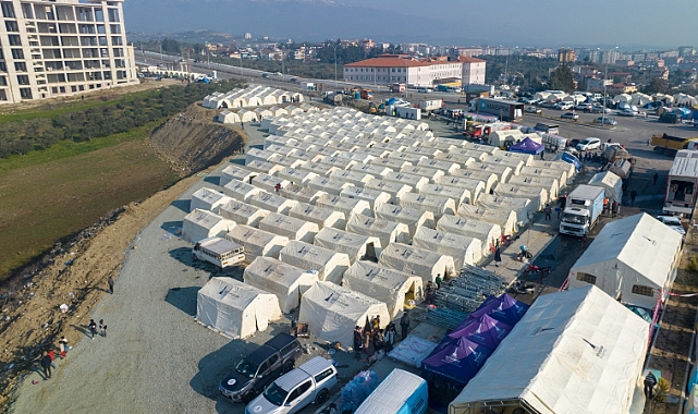 İzmir’den afet bölgesine uzanan yardım koridoruna destek yağıyor