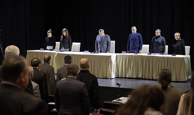 KONAK'TAN DEPREMDE KAYBEDİLEN CANLAR İÇİN SAYGI DURUŞU