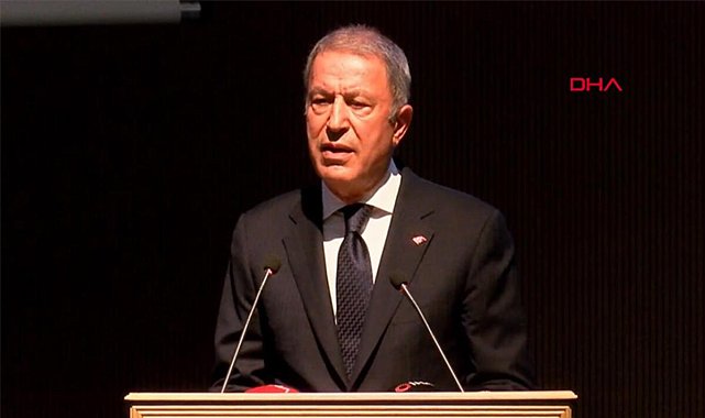 Bakan Akar: ''PKK/YPG destekçileri, teröristlere helikopter vererek bir kez daha suçüstü yakalanmışlardır.''