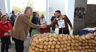 BAŞKAN ENGİN’DEN PAZAR ESNAFINA ZİYARET