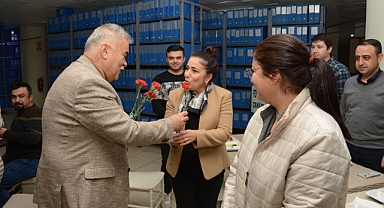 Başkan Tekin, Kadınlar Günü’nü kutladı