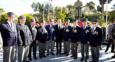 Bayraklı, Çanakkale zaferini kutladı