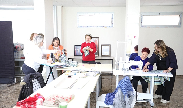 Bayraklılı kadınlardan deprem bölgesine destek sürüyor