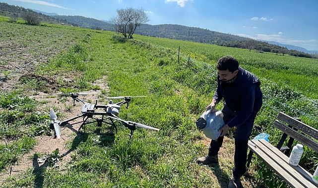 BELEDİYENİN ZİRAİ DRONE ÇİFTÇİLERİN HİZMETİNDE