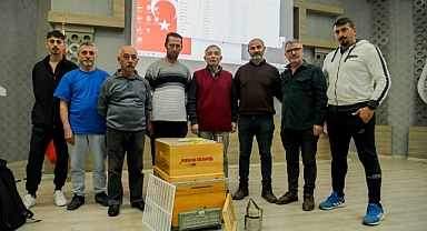 Bornova Belediyesi’nden depremzedelere arıcılık kursuyla terapi