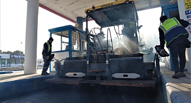 Bornova’da asfalt serimleri devam ediyor.