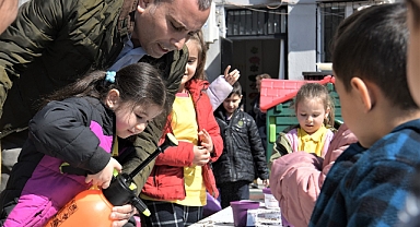 Bornovalı minikler toprağa dokundu