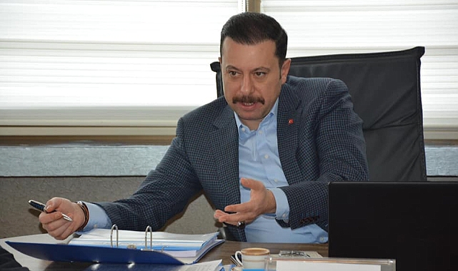 "Büyükşehir binasının hafriyatının 2,5 yıldır kaldırılamadın"