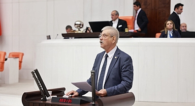 CHP’li Beko, konteynırlarından çıkartılmak istenenler için İzmir Valiliğine çağrı yaptı