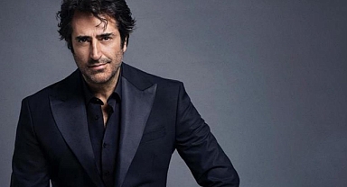 Deprem bölgesinde olan Mahsun Kırmızıgül isyan etti: Mezarı bekleyen ölüler varken siyaseti bırakın