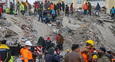 Deprem bölgesinde skandal iddia: Yardım malzemelerini Tekirdağ'daki evine götürdü! Emniyet personeli hakkında Valilikten açıklama geldi