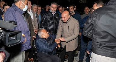 Depremde yitirilen canlar için İzmir’den “sessiz çığlık” yükseldi
