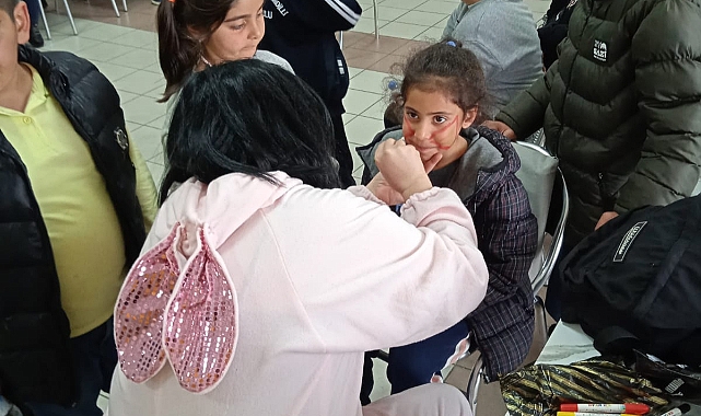 Depremzede çocuklar İSKEM’in animasyonu ile moral buldu.