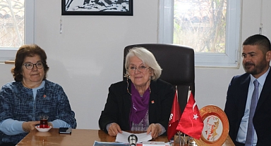 DÜNYA EMEKÇİ KADINLAR GÜNÜNDE ÜZGÜN AMA UMUTLUYUZ