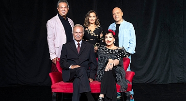 Ediz Hun ve Selma Güneri İzmir seyircisiyle buluşuyor.