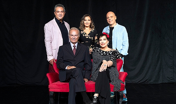 Ediz Hun ve Selma Güneri İzmir seyircisiyle buluşuyor.