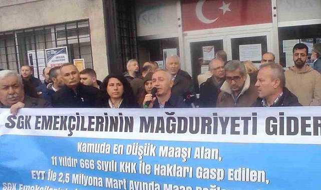 'EYT'den sonra iş yükümüz arttı' diyerek iş bırakma eyleme yaptılar: İkramiyelerimizi istiyoruz