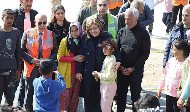 Gaziantep Büyükşehir’den öğrencilere maddi destek