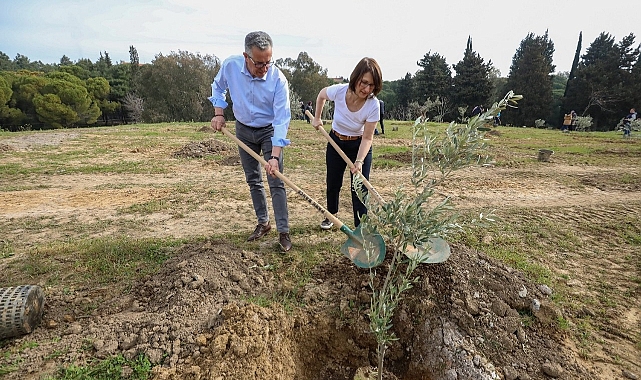 Gaziemir’de fidanlar toprakla buluştu.