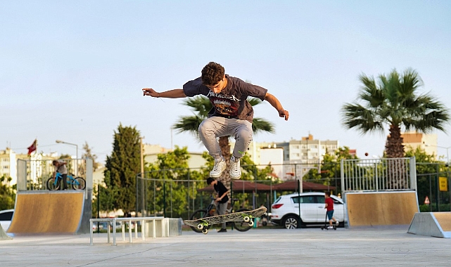 Gaziemir’in tematik parklarına yoğun ilgi