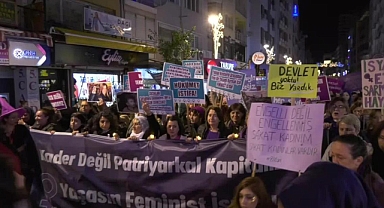 İzmir'de Feminist Gece Yürüyüşü düzenlendi: Hükümet istifa!