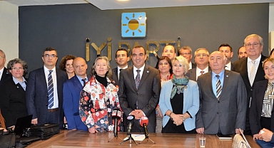 İzmir’de İYİ Parti’nin milletvekili aday adayları tanıtıldı