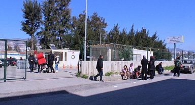 İzmir'de konteynerlerdeki depremzedeler tahliye edildi! 