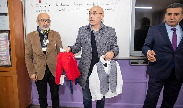 İzmir Fenerbahçeliler Derneği’nden bin 500 öğrenciye bayramlık kıyafet!