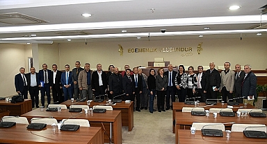 Karabağlar Belediyesi'nin düzenlediği Bölgesel Muhtarlar Toplantısı başladı.