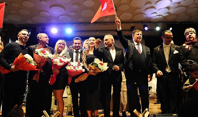 KARŞIYAKA’DA 18 MART’A ÖZEL PROGRAM: “BİR ULUSUN DOĞUŞU” CANLANDIRILDI.