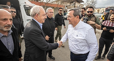 Kılıçdaroğlu Konak Belediyesi’nin çadır kentini ziyaret etti