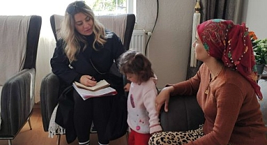 Kınık Belediyesi depremzedelere psikolojik destek veriyor.