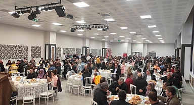 Kınık Belediyesi’nden Personel ve Ailelerine Anlamlı İftar Yemeği