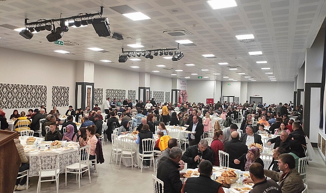 Kınık Belediyesi’nden Personel ve Ailelerine Anlamlı İftar Yemeği