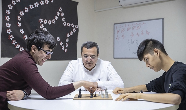 Konak Engelsiz Yaşam Köyü’nün yeni spor salonu faaliyete geçti