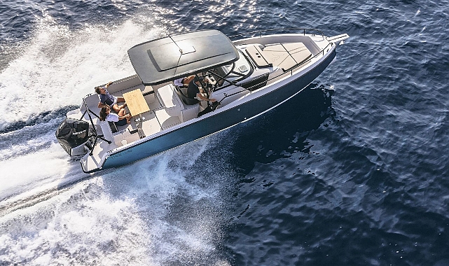 Milyonluk tekneler  İzmir’de ‘karaya’ çıkıyor