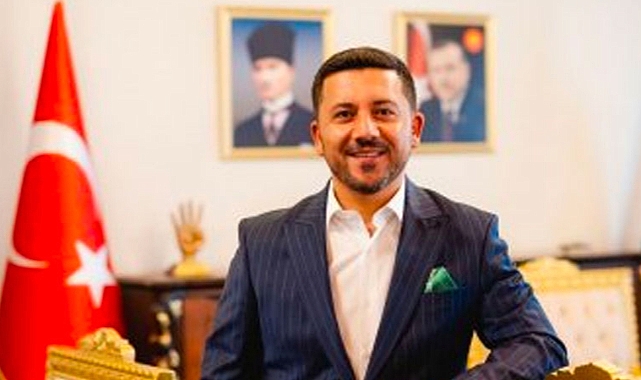 Rasim Arı'dan çifte istifa! Belediye başkanlığından ve AK Parti'den istifa ederek İYİ Parti'ye geçti.