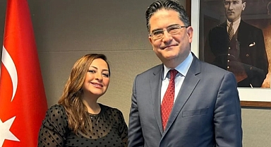 SERAP YENİCİ BRÜKSELDE SANATÇILIĞI VE SUNUCULUĞU İLE DE BEĞENİ TOPLADI