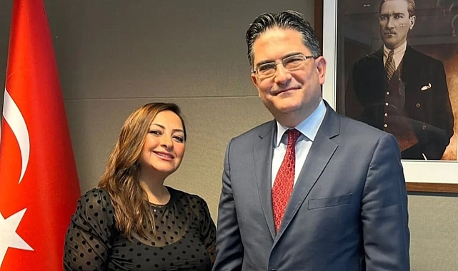 SERAP YENİCİ BRÜKSELDE SANATÇILIĞI VE SUNUCULUĞU İLE DE BEĞENİ TOPLADI