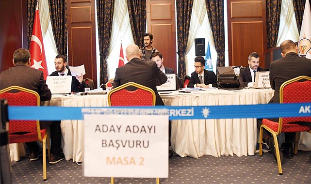 Siyasi partilere başvurular sürüyor