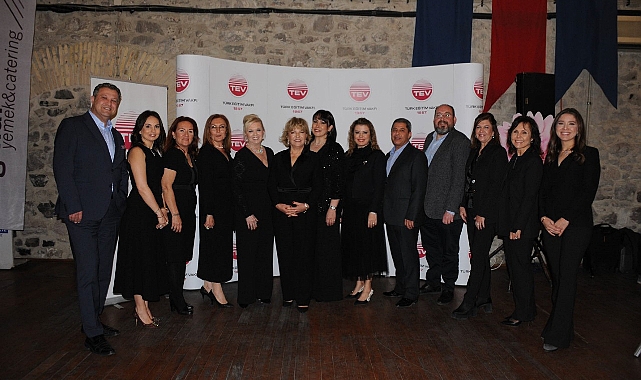 TEV İzmir Şubesinden 500 Öğrenciye Burs