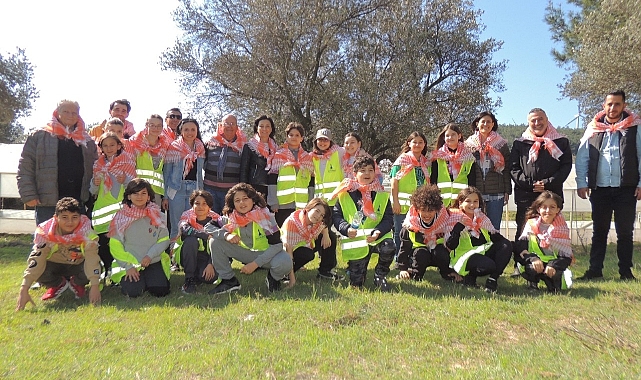 Uğur Okulları Narlıdere Kampüsü Ortaokulu öğrencileri’nden "Yaşasın Çiftçi, Yaşasın Tarım" projesi