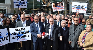 “ÜMİT ÖZDAĞ: MAVİ BOYA BU SEÇİMLERDE KULLANILANA KADAR HER GÜN BURADAYIZ”