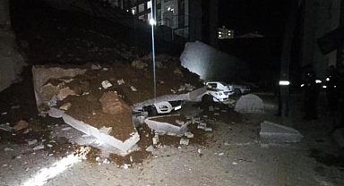 Yozgat'ta istinat duvarı çöktü... 11 otomobil enkaz altında kaldı