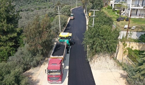 Aydın Büyükşehir'den asfalt serimi çalışması